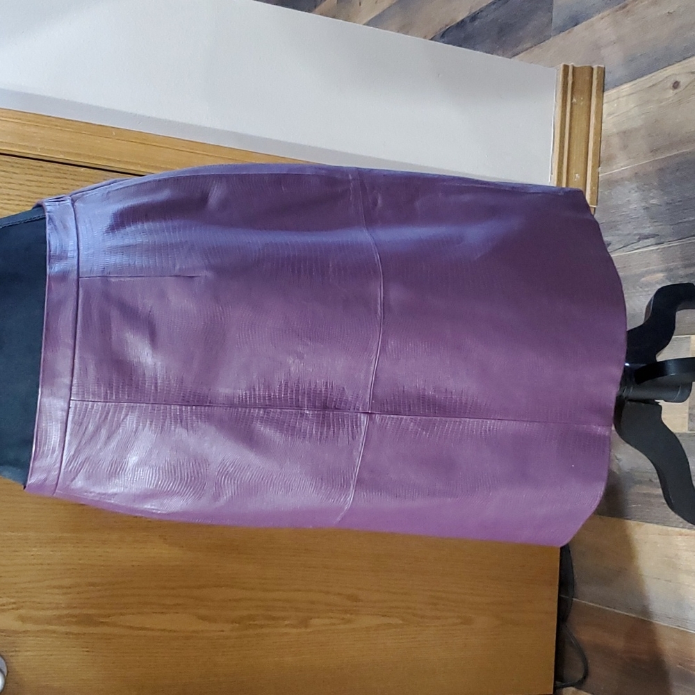 Terry Lewis 🍇purple leather reptile embossed skirt